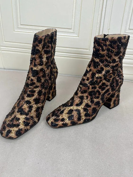 

Удобные модные короткие ботинки для женщин, повседневные, универсальные, на молнии, на высоком каблуке, осенне-весенние, из искусственной кожи.