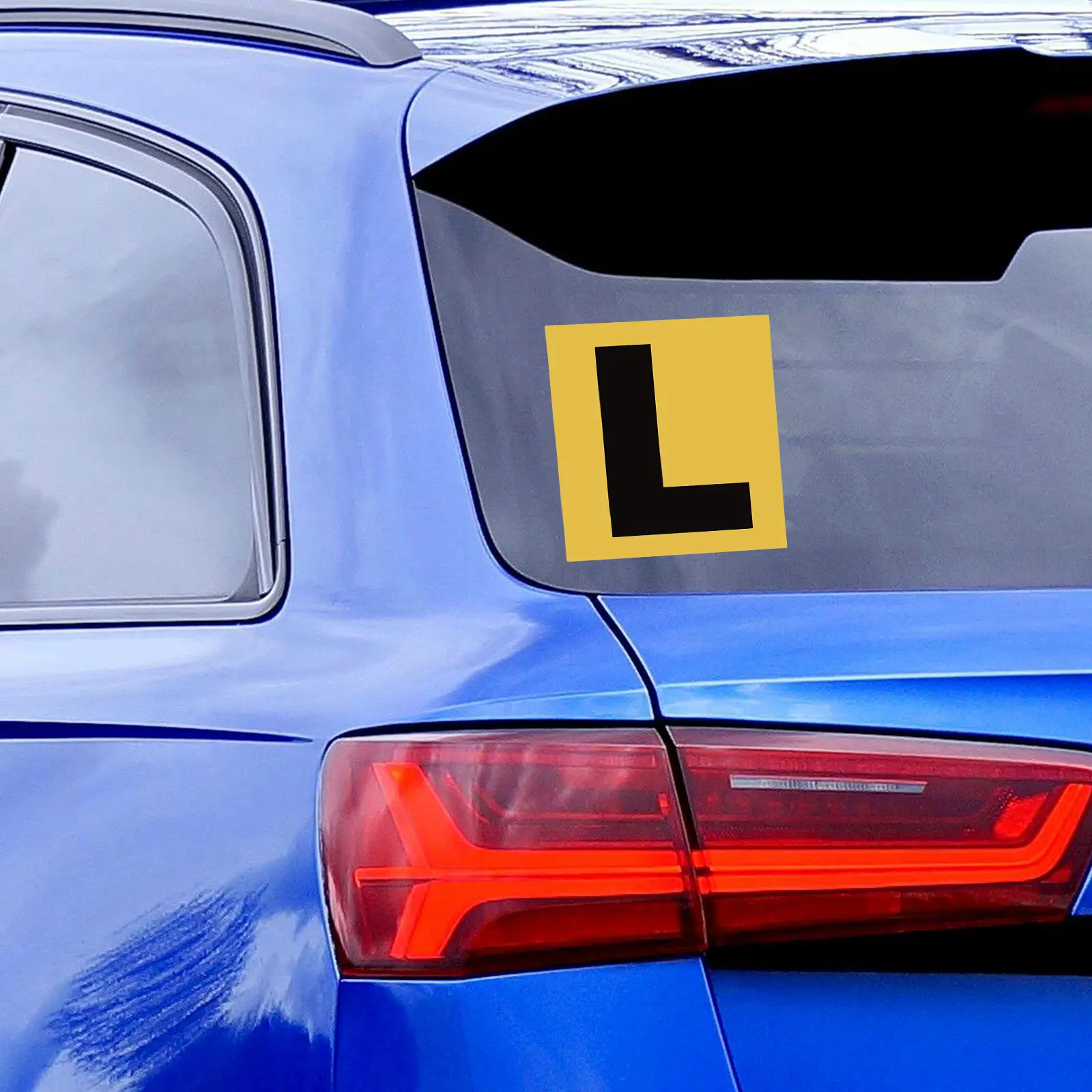 قطعتان من الملصقات المغناطيسية المتينة والقابلة للإزالة وقابلة لإعادة الاستخدام لمتعلم السيارة لألواح L الجديدة للسائق