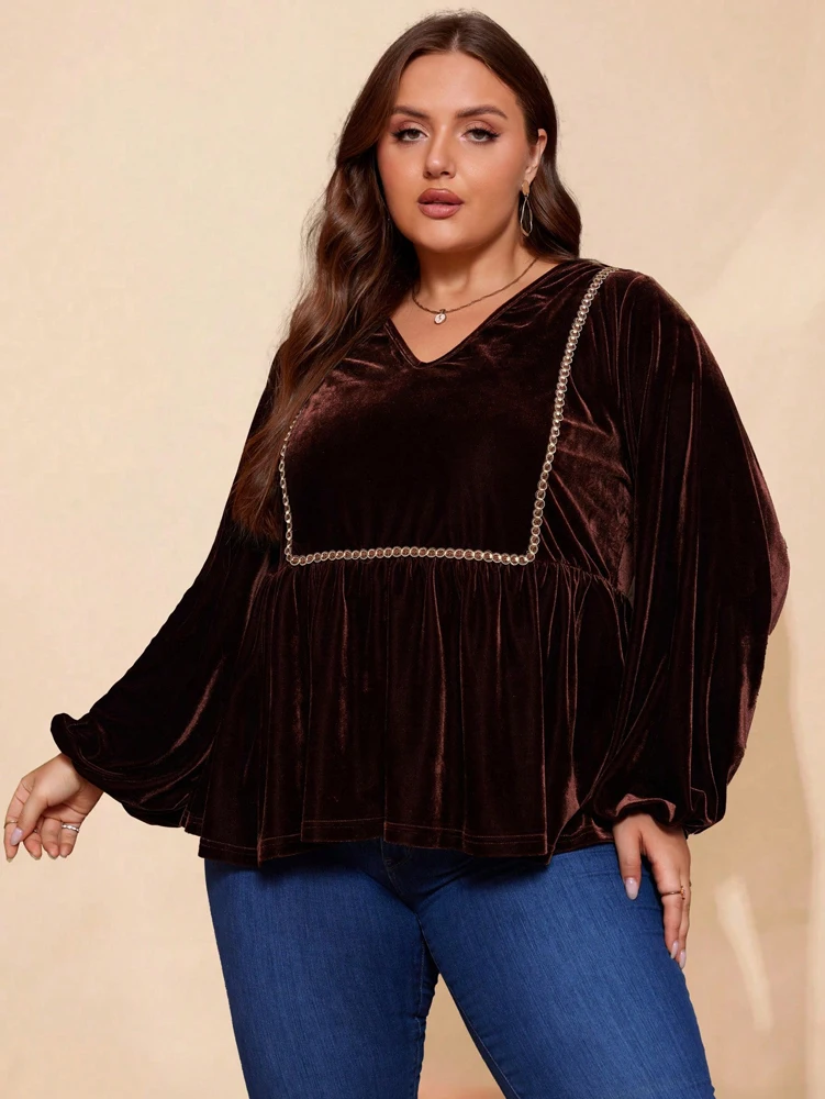 Plus-Size Samt-Oberteil mit V-Ausschnitt für Damen – Einfarbig, elegant und raffiniert – Neue Herbstkollektion 2026 – Detail 3