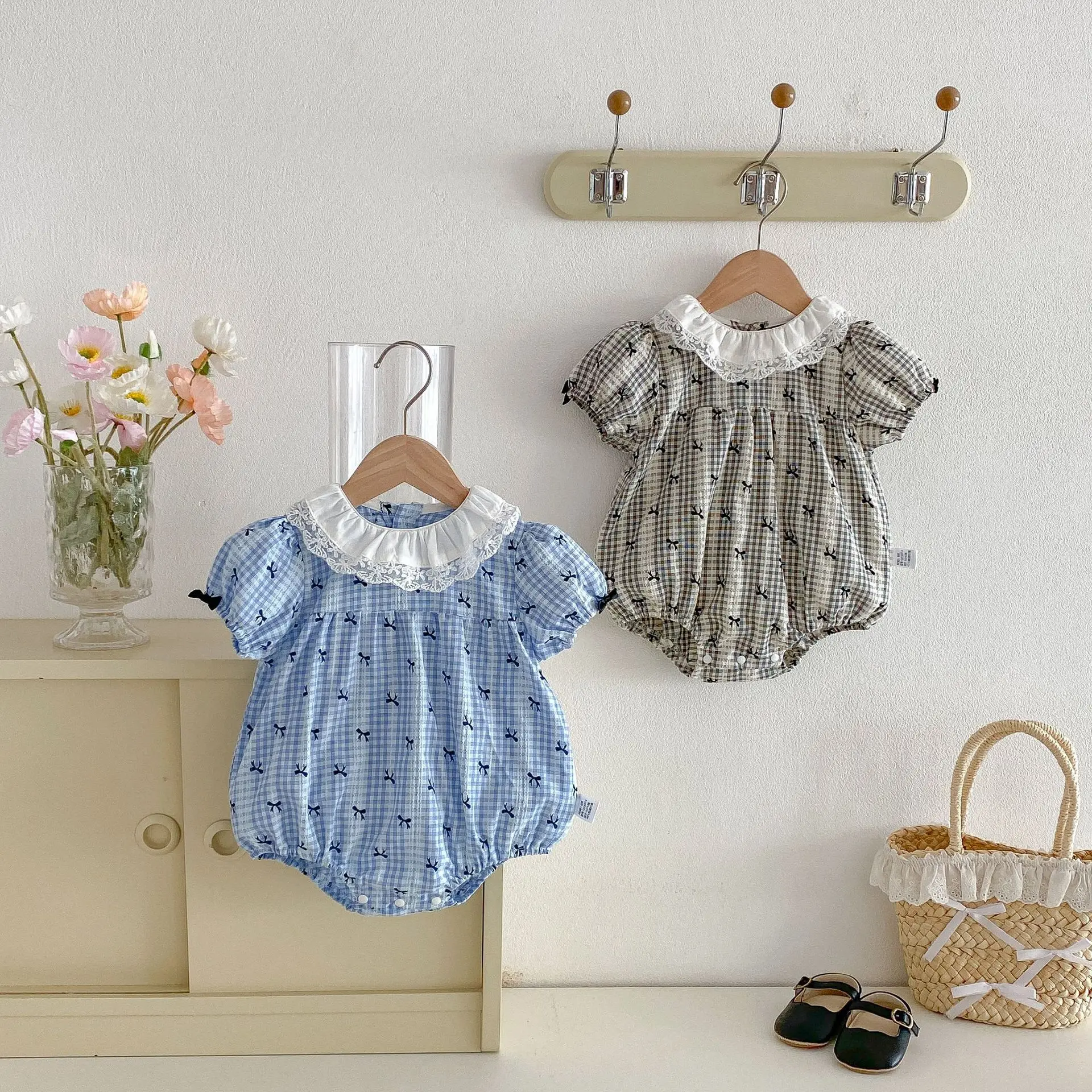 2026 Summer New Baby Girl Short Sleeve Bodysuit Cute Infant Girl Sweet Bow Lace Lapel Jumpsuit Toddler Cotton Clothes 0-24M