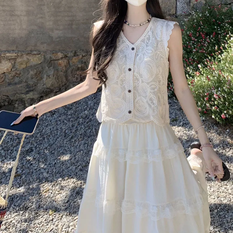 Boring Honey Women Summer V-Neck Sleeveless Vest Cardigan Hollow Out Fashion Vest Female Han Feng Loose All-Match Thin Top Women