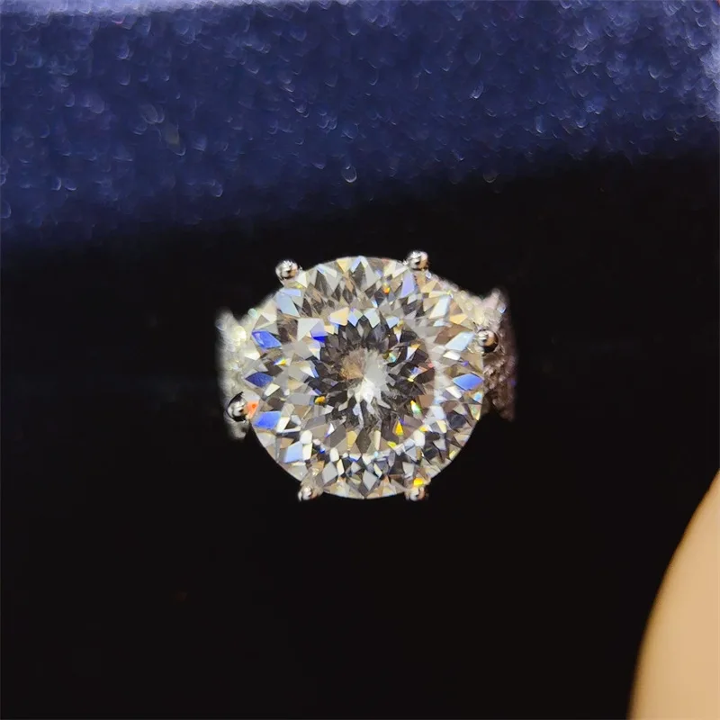 Comfortable Wearing Luxury 100-Facet Cut Ring For Women 10ct Moissanite PT950 Platinum | Skin-friendly platinum, fit and stable