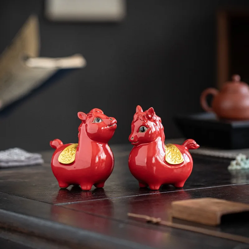 

Chinese New Year Horse Resin Figurine and Office Desktop Decoration for Spring Festival Home Party Ornament