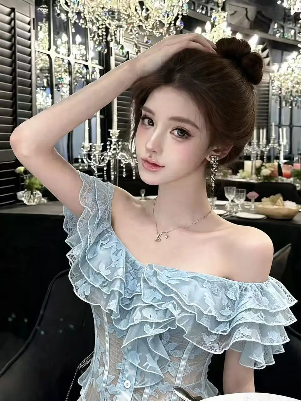 

Unique Sexy See-through Embroidered Mesh Fishbone Top Women Beautiful Lace One-shoulder Shoulder-baring Small Shirt