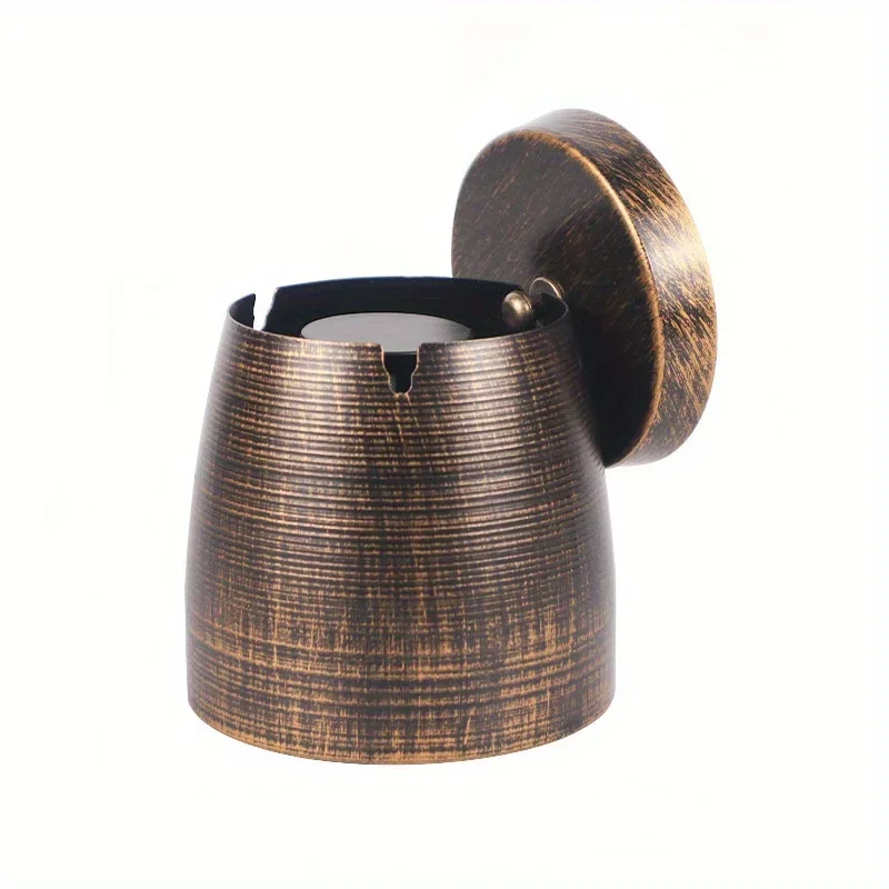 

Windproof metal ashtray with lid, suitable for indoor and outdoor use, is the perfect gift choice