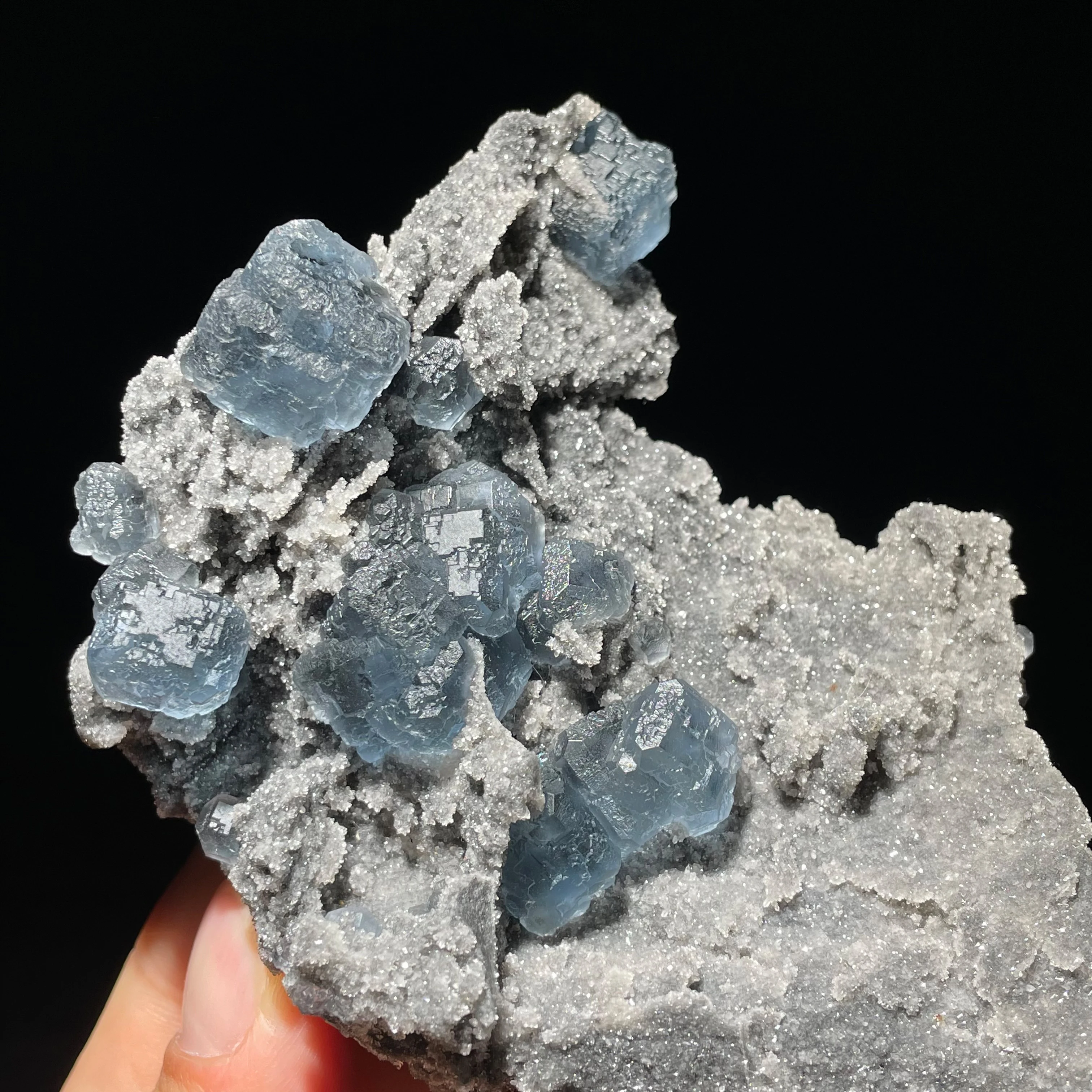 Natural Fujian Fluorite Crystal Cluster Mineral Specimen for Teaching Energy Feng Shui Home Decoration Gift