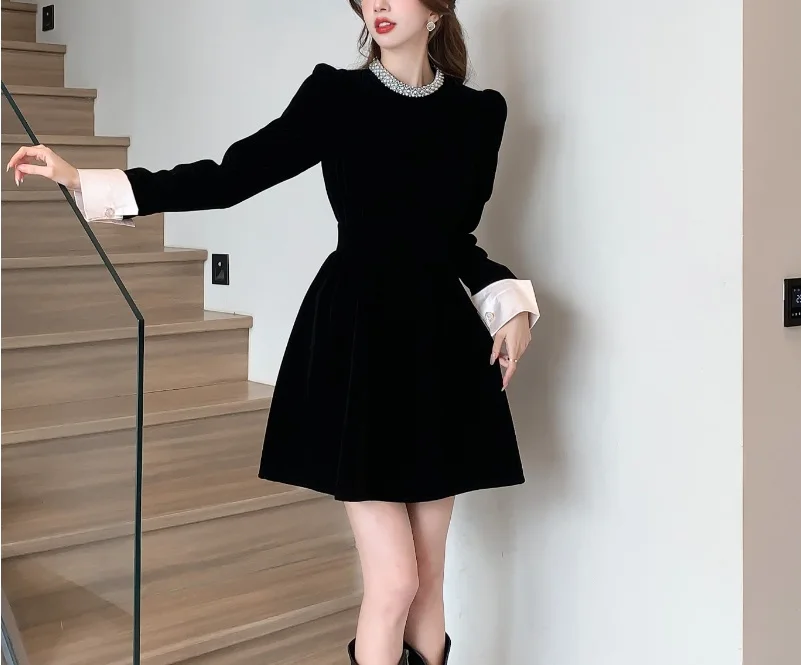 2023 Autumn/Winter New Velvet Dress with Heavy Industry Nail Bead Design Short Skirt Dress for Women