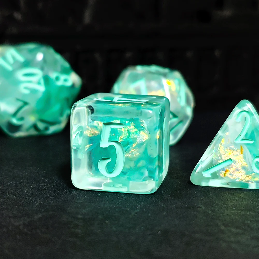 7Pcs/Set Resin Green Light Flows and Sparkle Dice Set DND RPG Table Games Supplies Polyhedron Dice Entertainment Accessories