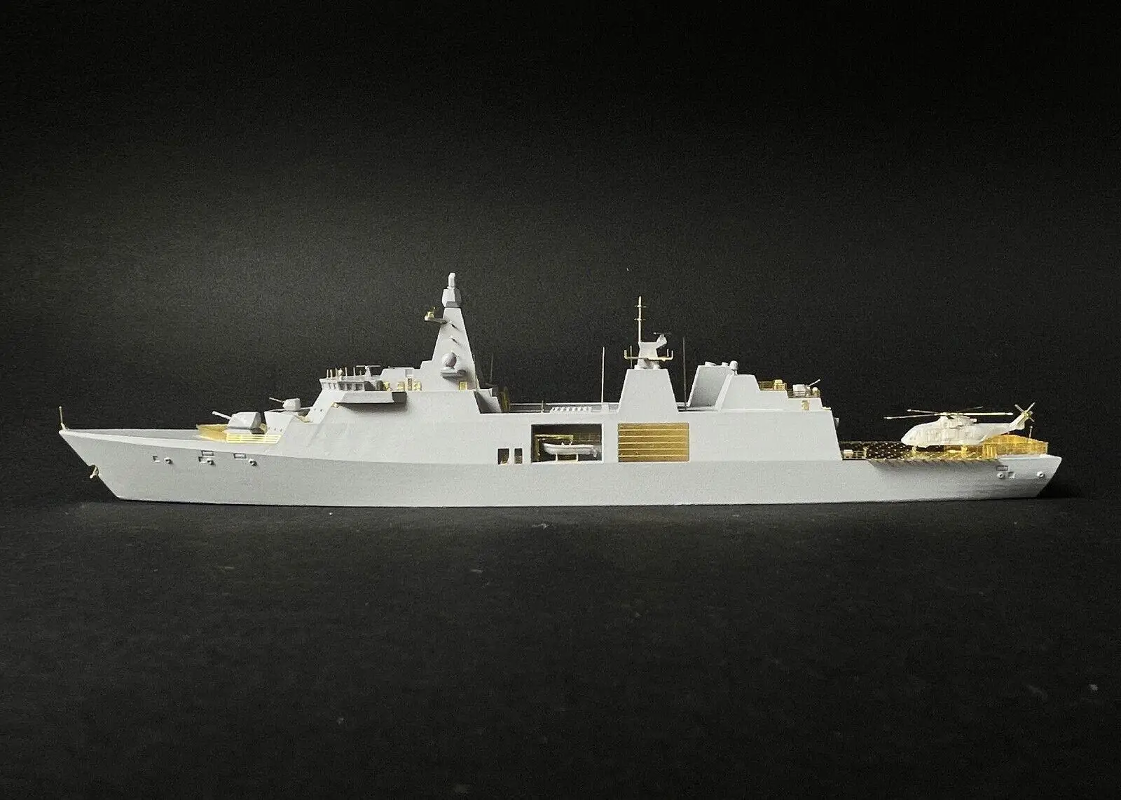 EVMODEL S083 1/700 HMS Type 31 Inspiration class Frigate Venturer Model Kit