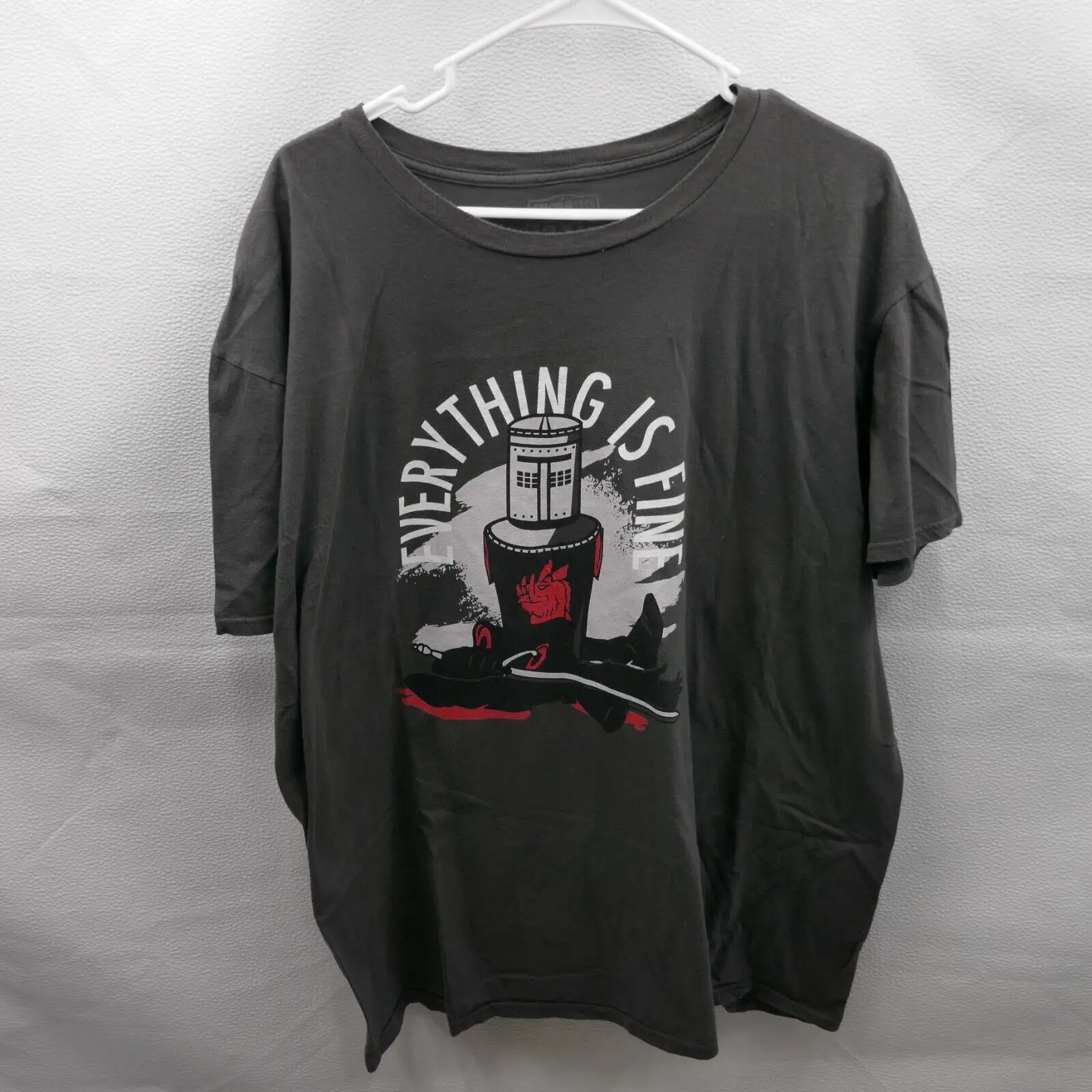 Monty питон черный рыцарь просто плотная рана все хорошо, серая Футболка 2XL