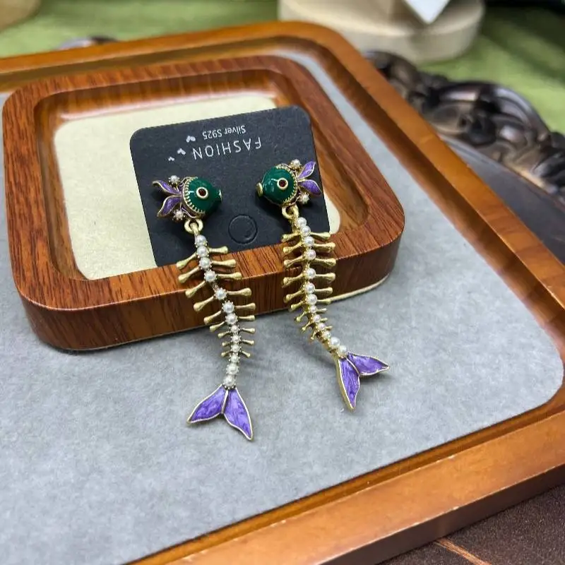 Vitange Medieval Jewelry High-end Planet Jewelry Multi-layer Necklace Fashion Personality Niche Jewelry Earrings and bracelets