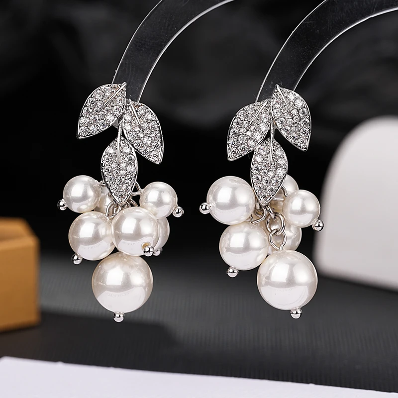 

SENYU New Design Grape Pearl Drop Earrings Luxury Women Party Jewelry Pave Cubic Zirconia Trendy Wedding Earrings Gifts
