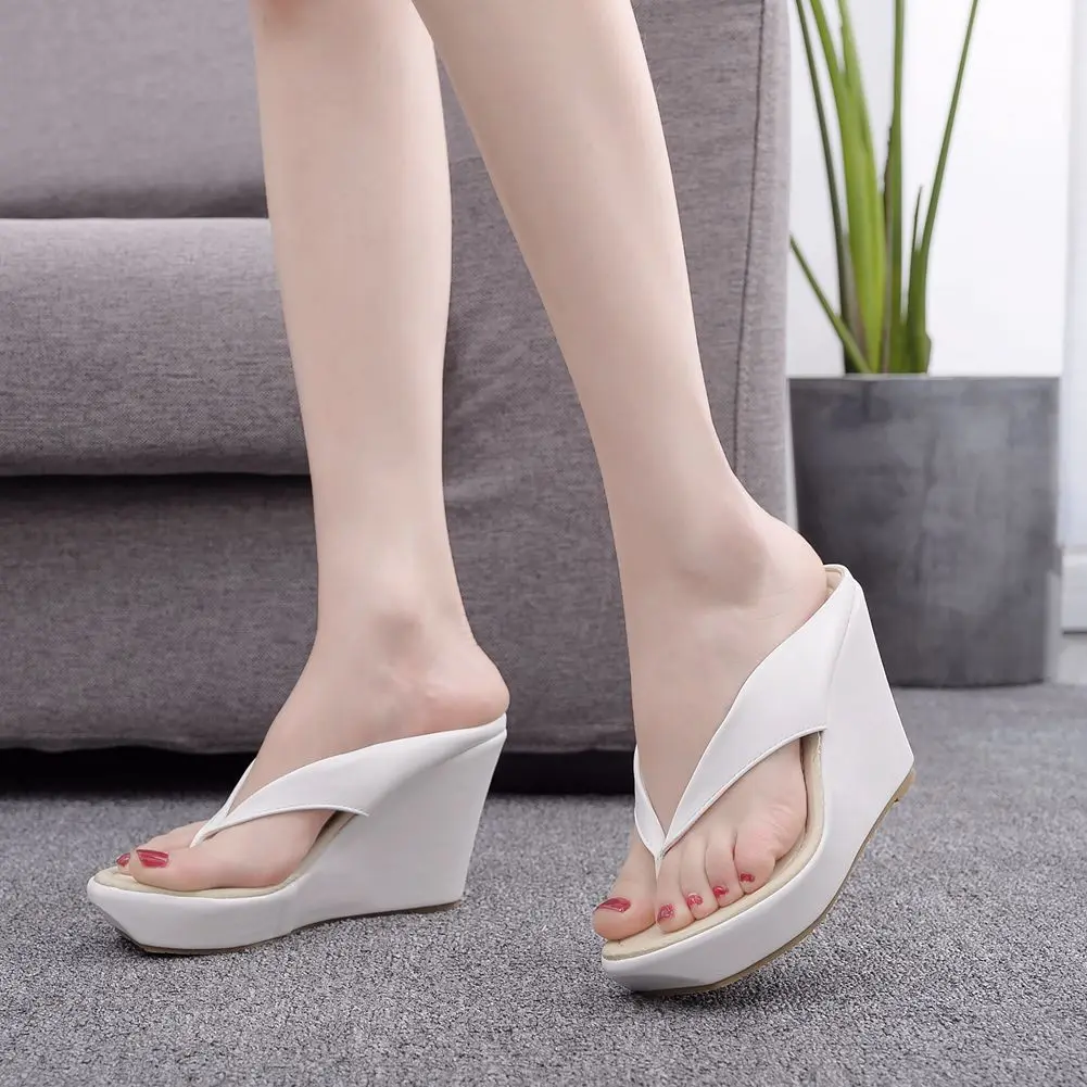 Female Shoes Big Size Slippers Heels Platform Flock Slides Rubber Flip Flops On A Wedge 2024 High Hawaiian Summer Fretwork TPR F