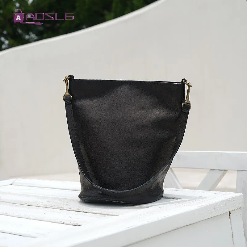 

Vintage Cowhide Bucket Crossbody Bags Real Leather High Capacity Bright Casual Solf Office Ladies Armpit Shoulder Bag Female