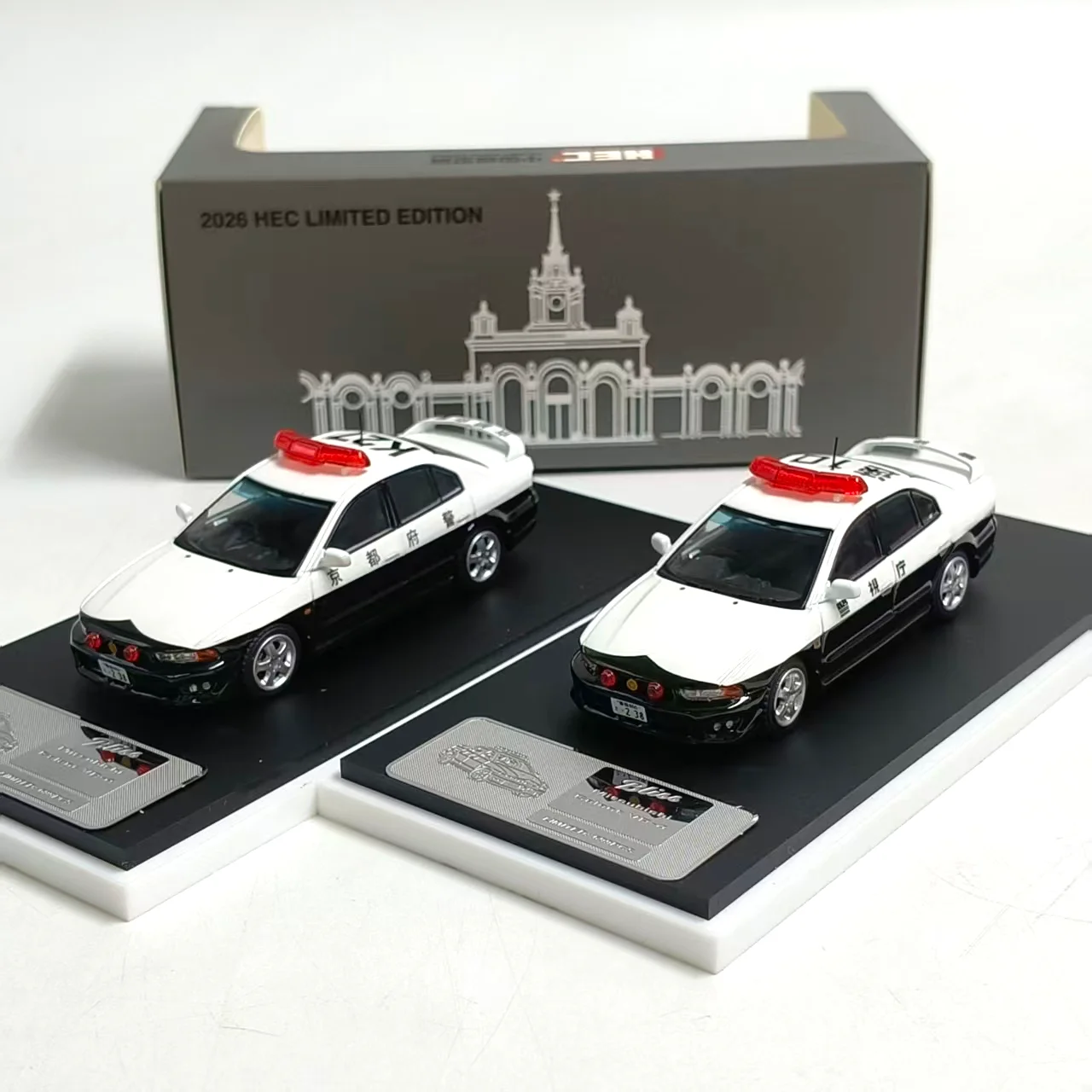 Modèle de voiture en alliage Diecast Bliss à l'échelle 1:64 Mitsubishi Gola VR-4 Police Station