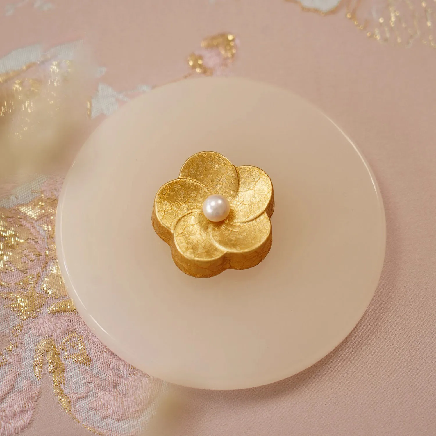 Exquisite Snowy Plum Blossom Brass Paperweight & Pen Rest, Classic Chinese Scholar Gift