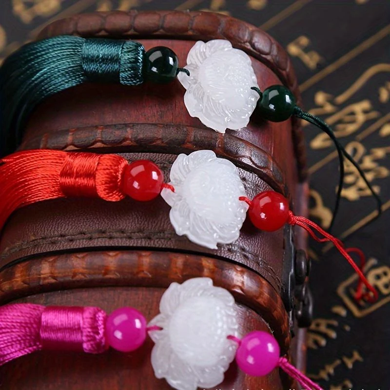 10 قطع من قلادة المروحة الشفافة المصنوعة من اليشم الاصطناعي ذات الألوان المختلطة مع شرابة هانفو يمكن استخدامها لتزيين عطلة الحفلات