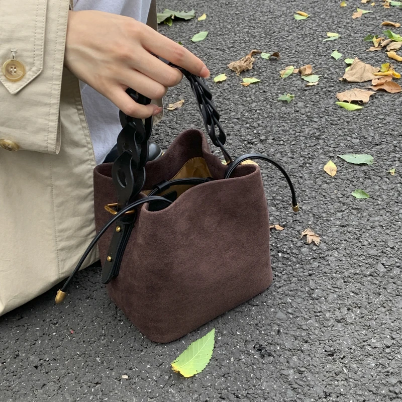 

Маленькая женская сумка-ведро из матовой кожи, новинка зимы 2025 года, трендовые сумки и кошельки, женские сумки через плечо