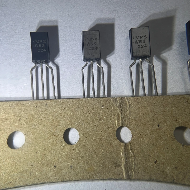 

10PCS/LOT TO-92 MPSW63 HT7533 2SA953 A953 ICP-N10 N10 2SB1425 B1425 2SC711 C711