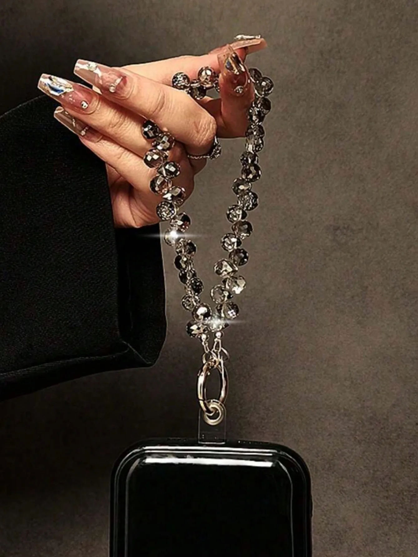 

Luxury Crystal Beaded Portable Chain Bracelet With Phone Grip - Fashionable Accessory Fit For All Smartphone Models