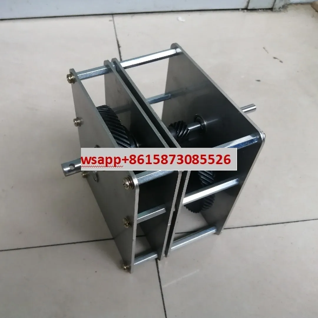 

Coaxial I/O Growth Gearbox Transmission Hand Generator