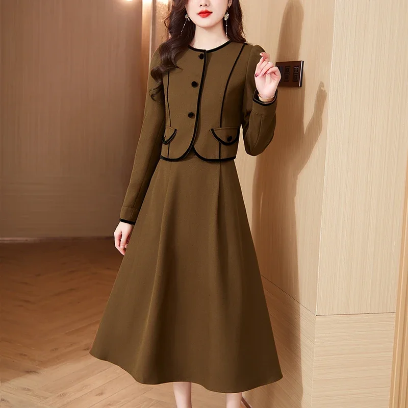 

In Stock High-end Elegant Set Skirt for Women Autumn Winter 2023 Contrasting Color Coat Over-knee Half-skirt Two-piece Outfit