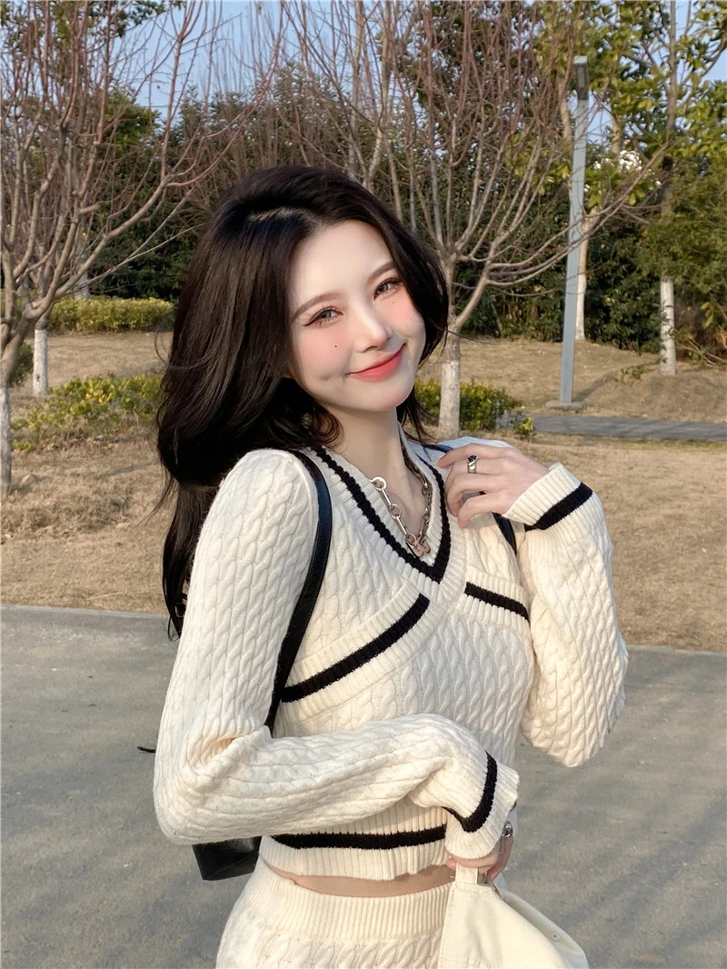 

Korean Version of Autumn and Winter Knitted Suit Skirt Women's Western Style Hip Skirt Pure Desire Style Feminine Two-piece Suit