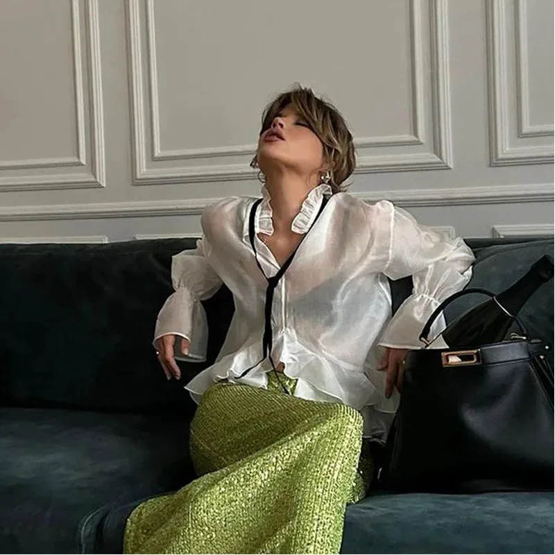 Sexy Lose Weiße Frauen Hemd Mode Rüschen Kragen Langarm Blusen Elegante Durchsichtig Top Weibliche Kleidung