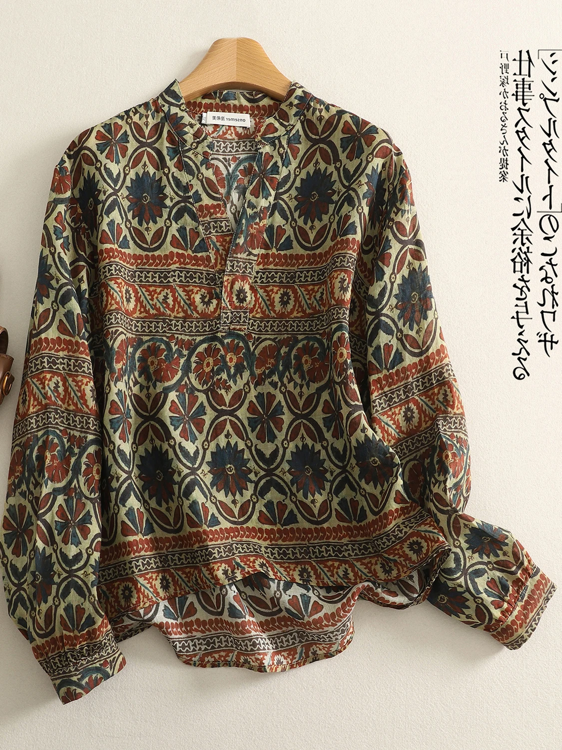 

Casual Lightweight Long Sve V-Ne Printed Oversized Women's irt Spring Faion Comfortable Loose Fit Cotton Blend Top