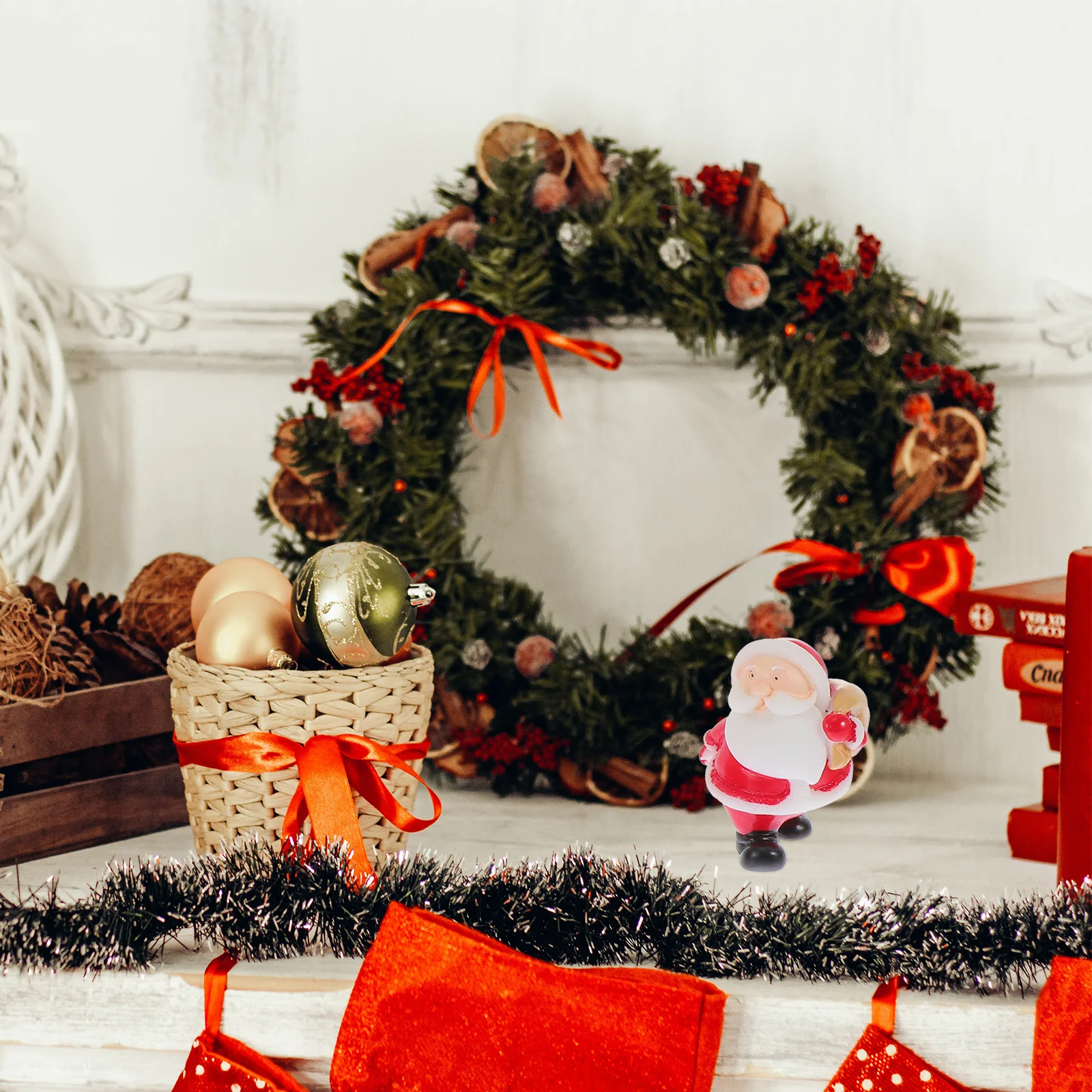 8 قطع من حلي عيد الميلاد الاحتفالية المصنوعة من الراتنج لديكور مشهد عيد الميلاد لغرفة المعيشة وغرفة النوم وأفكار هدايا العيد