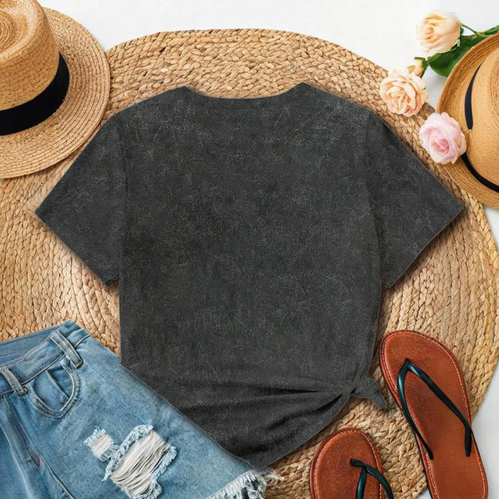 Camiseta negra con cuello redondo en forma de corazón arcoíris para mujer con diseño curativo: nuevo producto de verano para 2025