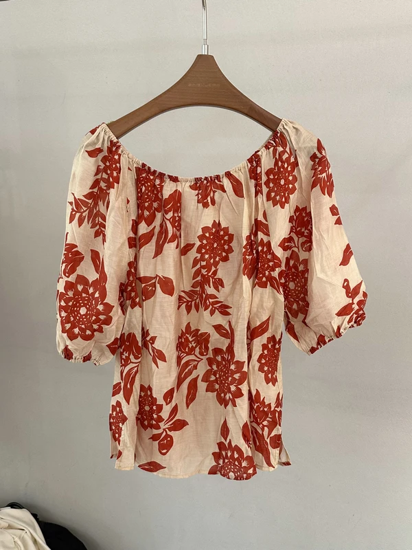 

Elegant Floral Print Bubble Sleeve Shirt Women's Loose Fit Short Sleeve Elastic Shoulder Red Flower Blouse French Style Slimming