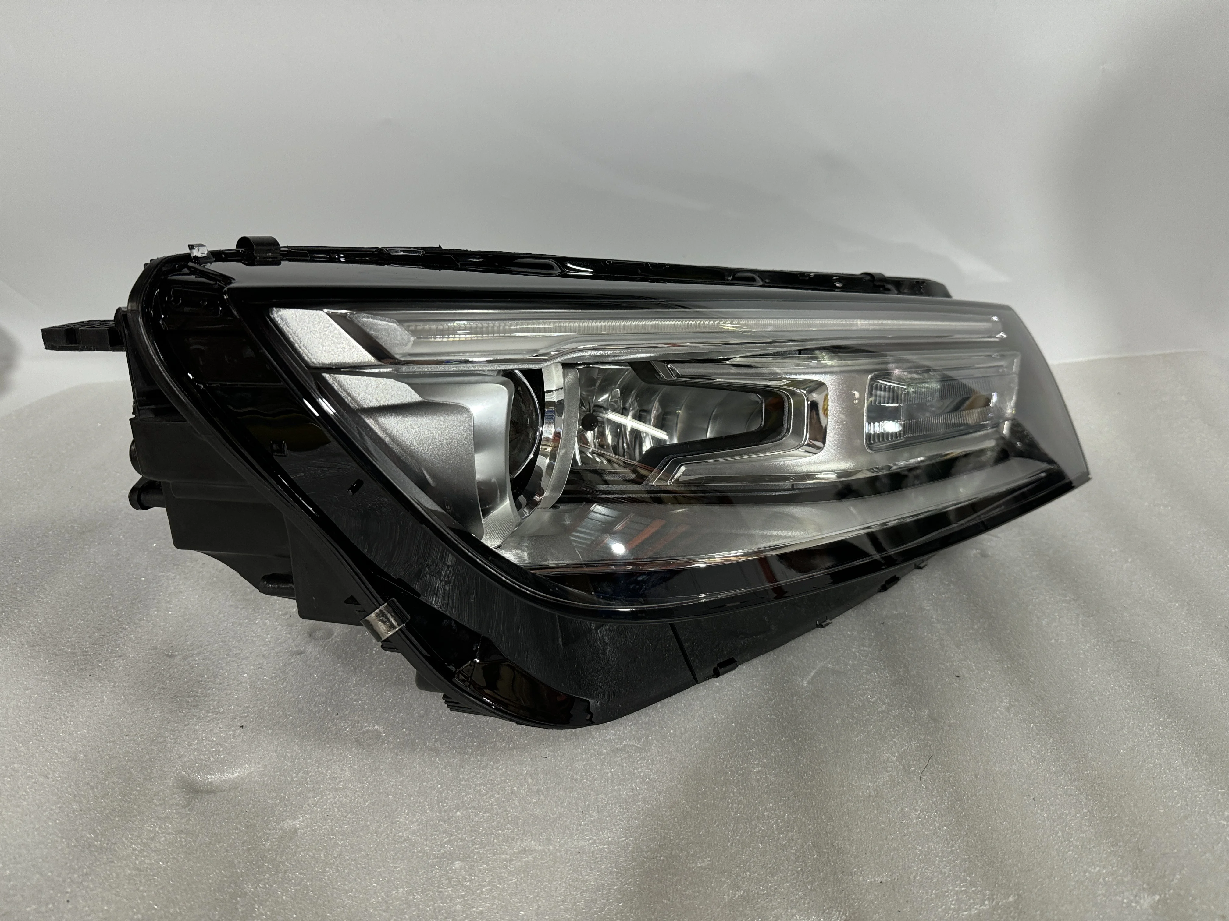 Fit For Audi Q5 Headlight 2018-2020 Audi Q5 FY Headlight Audi Q5 F5 Xenon Headlamp Upgrade And Modify EU Version For Replacement