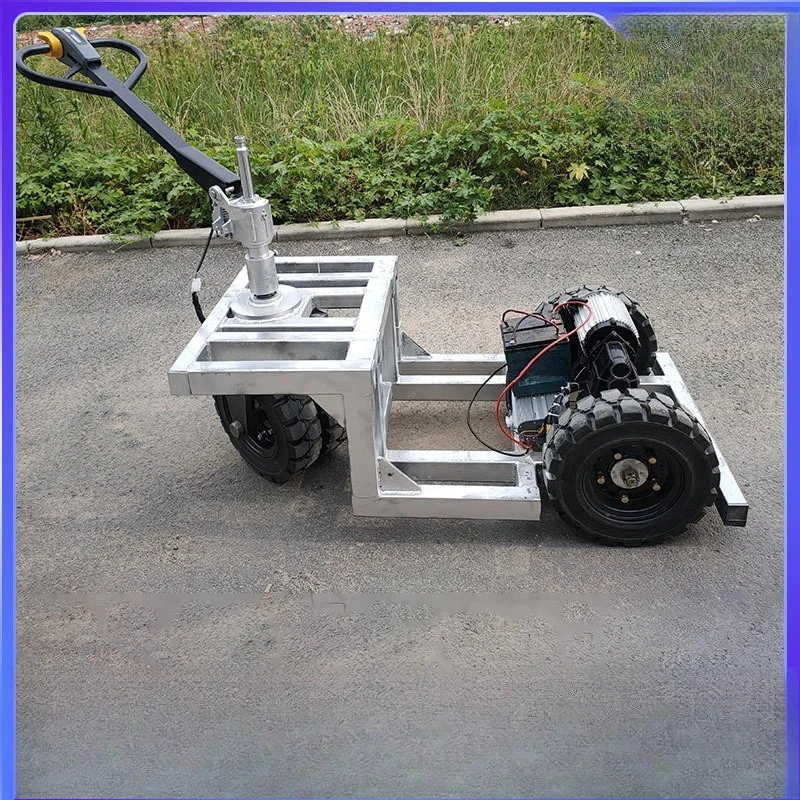 All-electric three-wheeled trolley pulling goods farmland construction site truck carrying 2.5 tons