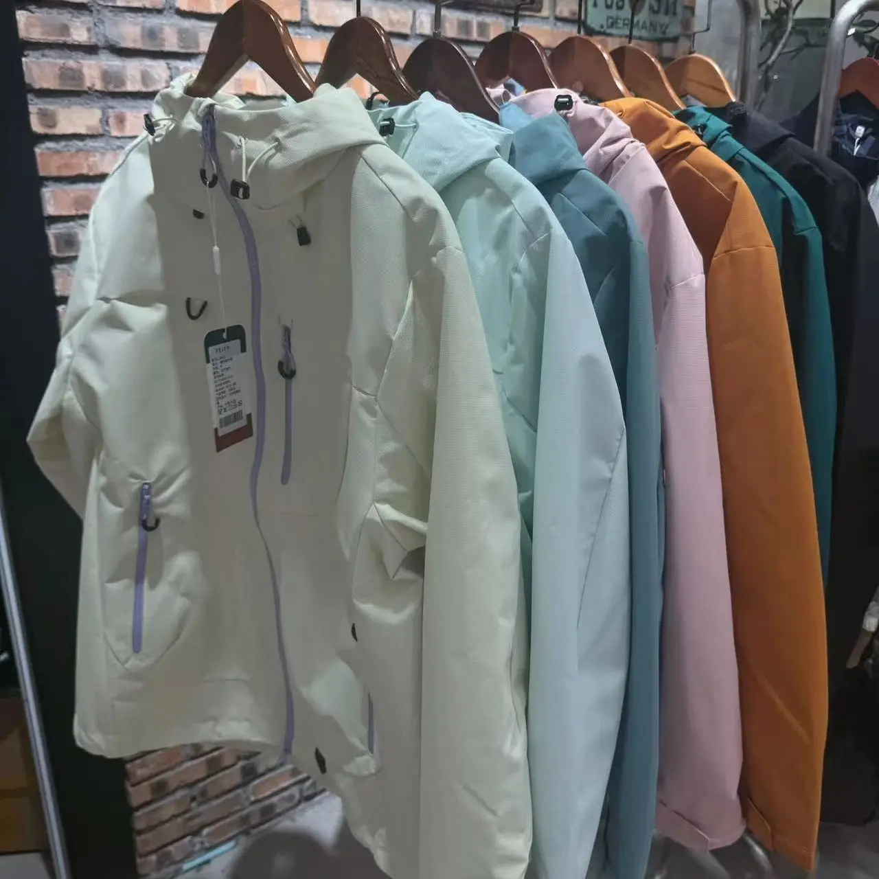 

True Outdoor Men's Jaet with Hood Tee-Proof Matrix Fabric Early Autumn Mountain Series ex Workwear Functionali