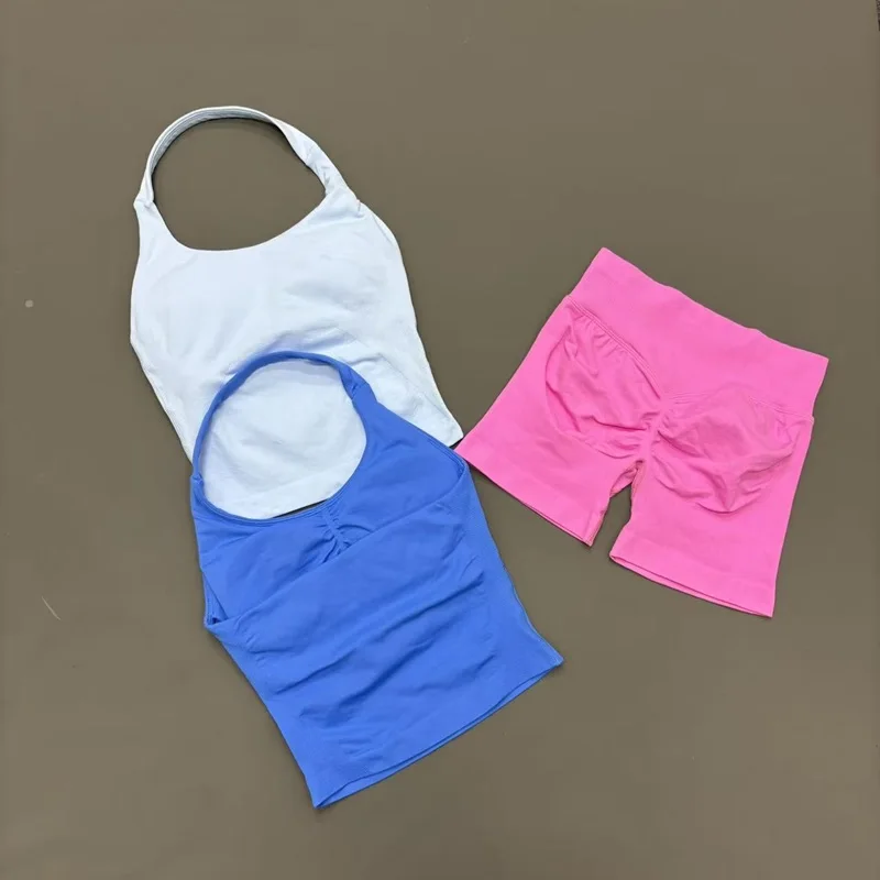 Ensemble de sport sans couture 2 pièces pour femme : Crop top de sport à col halter et short taille haute froncé aux fesses, pour entraînement, fitness, yoga, tenue de sport