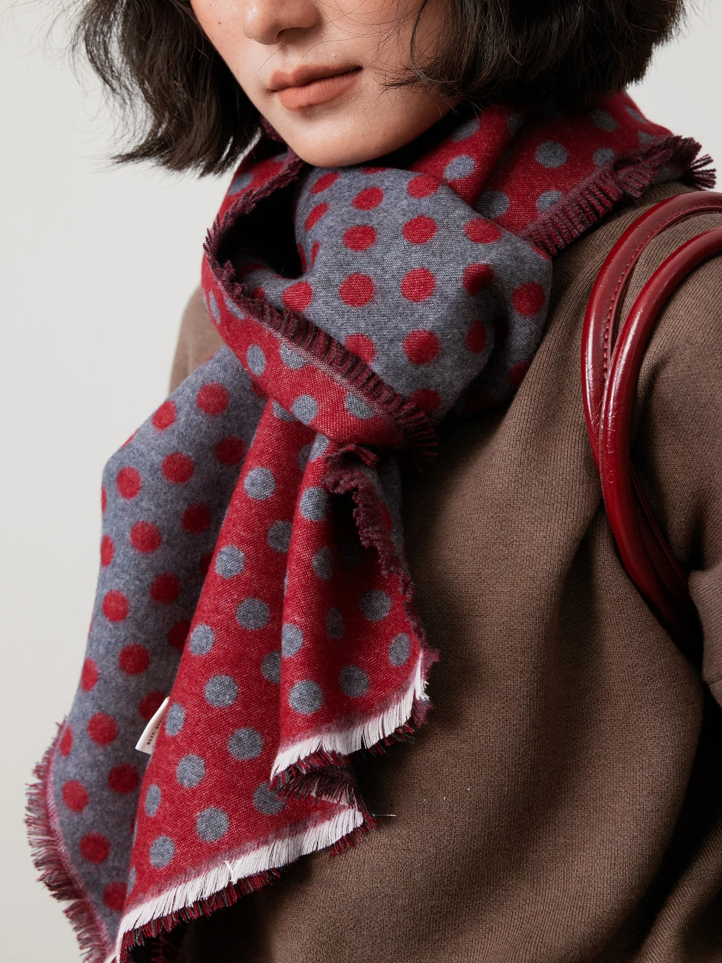 赤い水玉模様の両面スカーフ、サッシュ付き、韓国風レディースファッションアクセサリー、厚手のウールポリエステル混紡、秋冬用