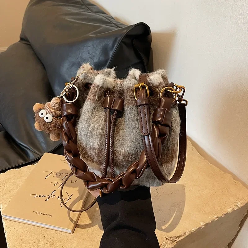 Women\'s bag bucket bag women\'s 2024 new high-end cute gift handbag versatile shoulder messenger bag luxury bags replicas exact