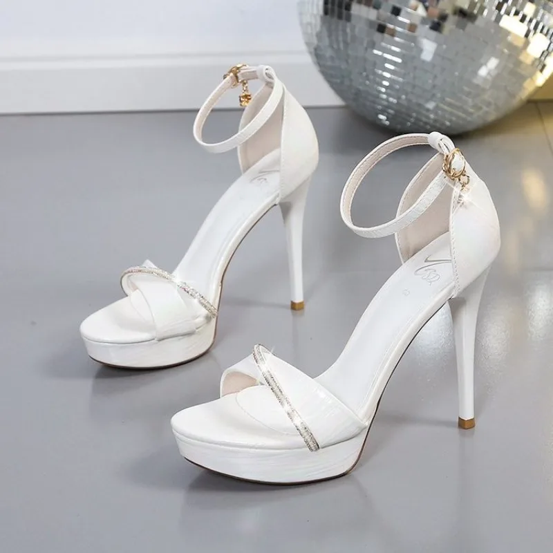 Stiletto-Plateau-Sandalen mit Superhohem Absatz, Vielseitige Sommerschuhe 2026, Neue Stylische Sandalen mit Schnallenverschluss