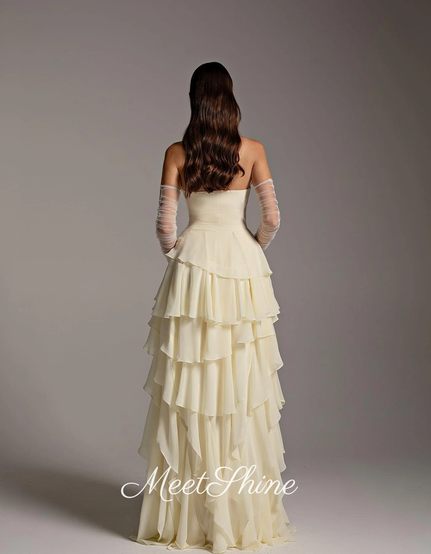 فساتين سهرة أنيقة من الشيفون الأصفر بدون حمالات فساتين سهرة بسيطة متدرجة في المملكة العربية السعودية فساتين زفاف مخصصة