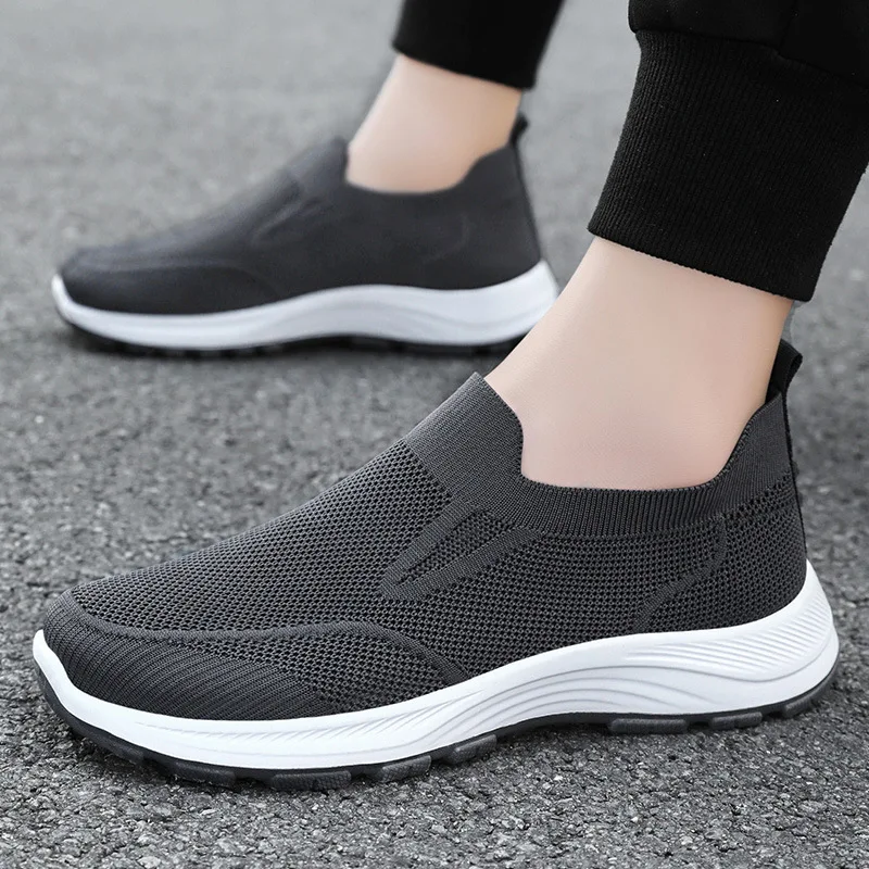 Same style couple shoes for men and women, 2024 spring new breathable single shoes, one foot soft sole and healthy cloth shoes