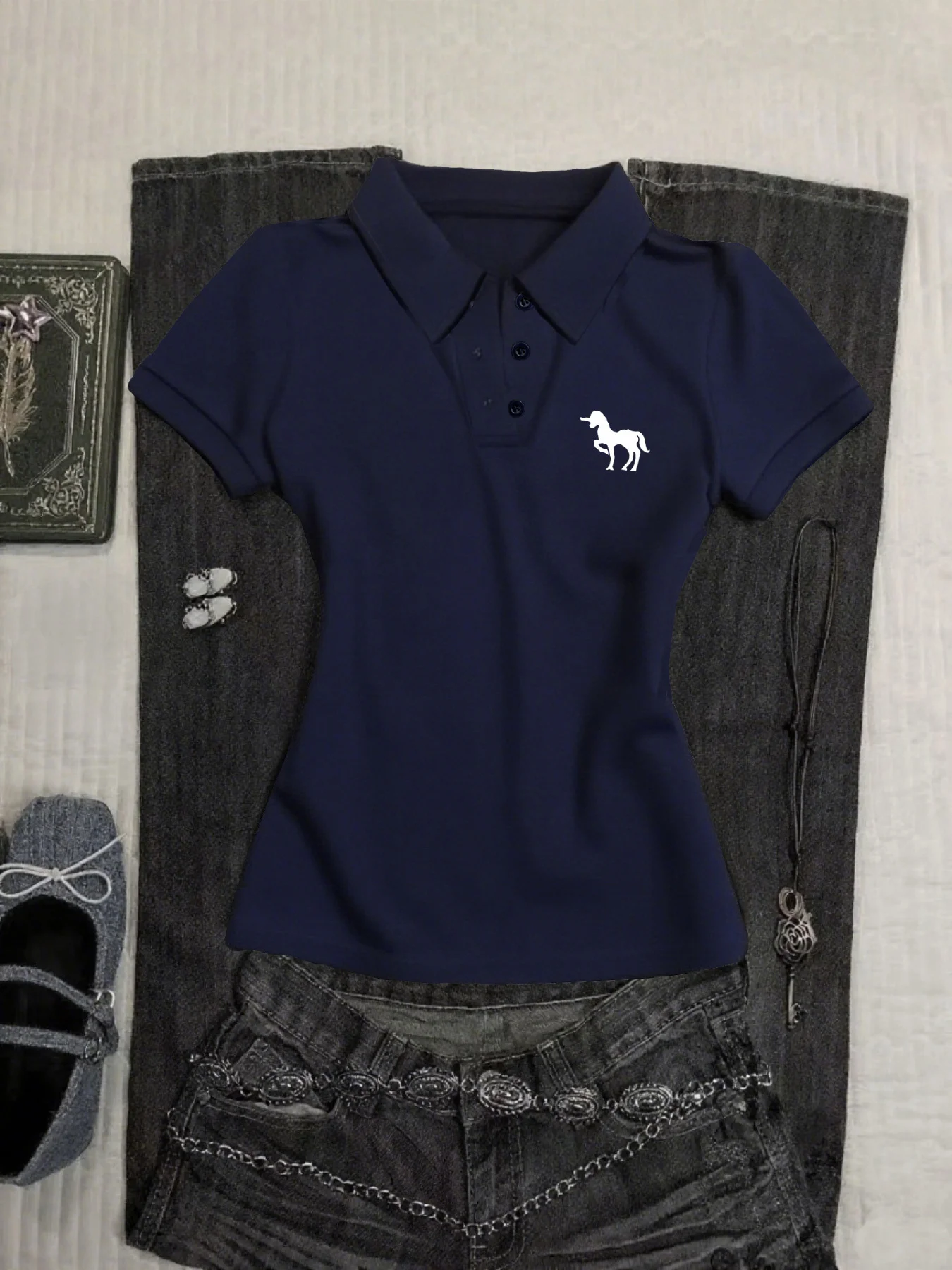Women's slim-fit Y2K sweet spicy V-neck T-shirt, stylish slightly elastic waist-shaping top, all-season comfortable polo shirt