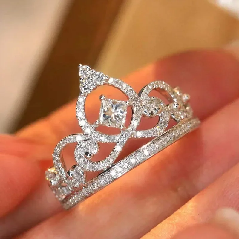 2026 New Personalized High-end Crown Ring for Women, Exquisite and Elegant, Niche Design Sense, Popular Fairy Sweet Style Ring