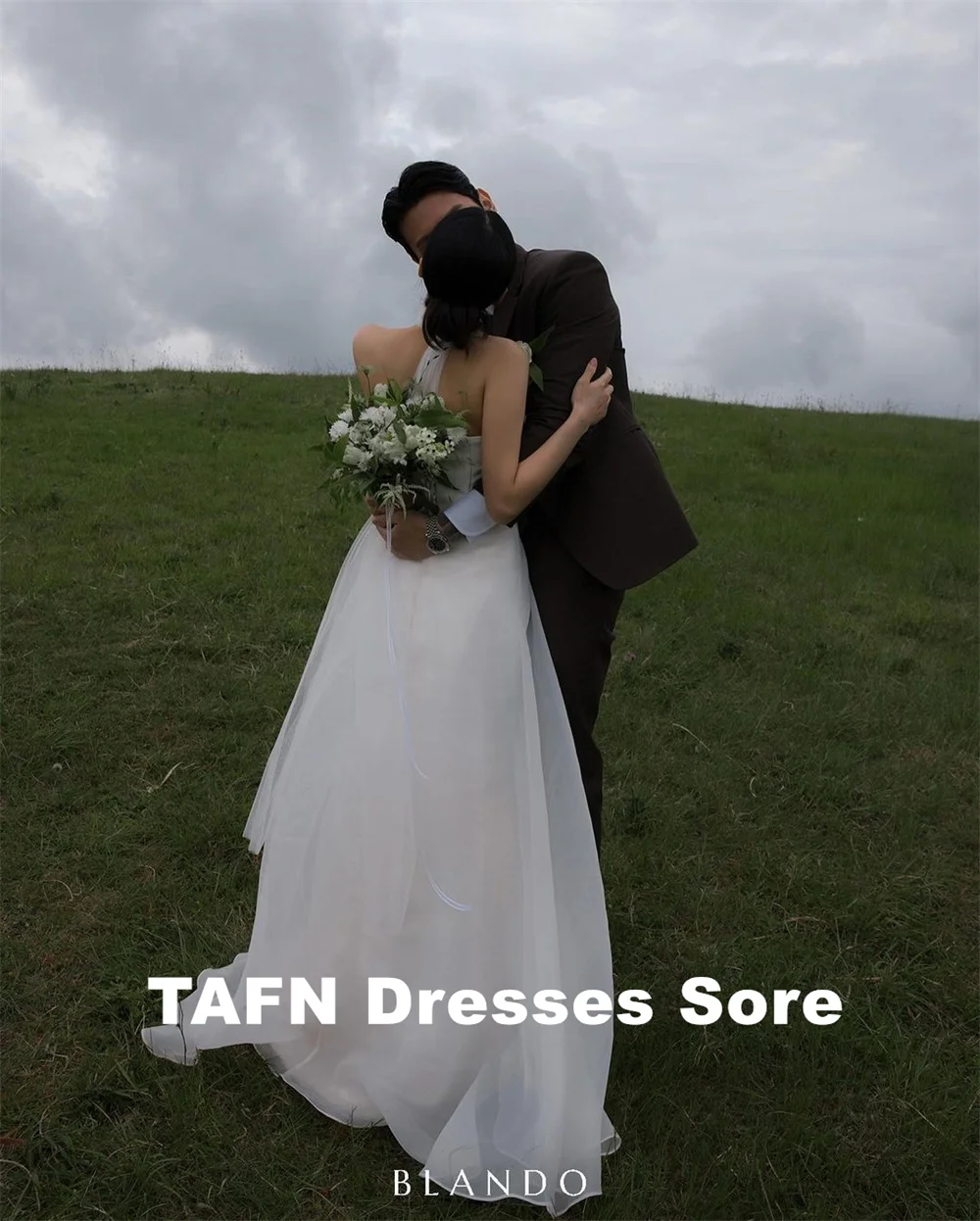 TAFN Korea Sleeveless Wedding Dresses Strapless Floor-Length Bridal Gown A-line Elegant Tulle Dresses Custom Made