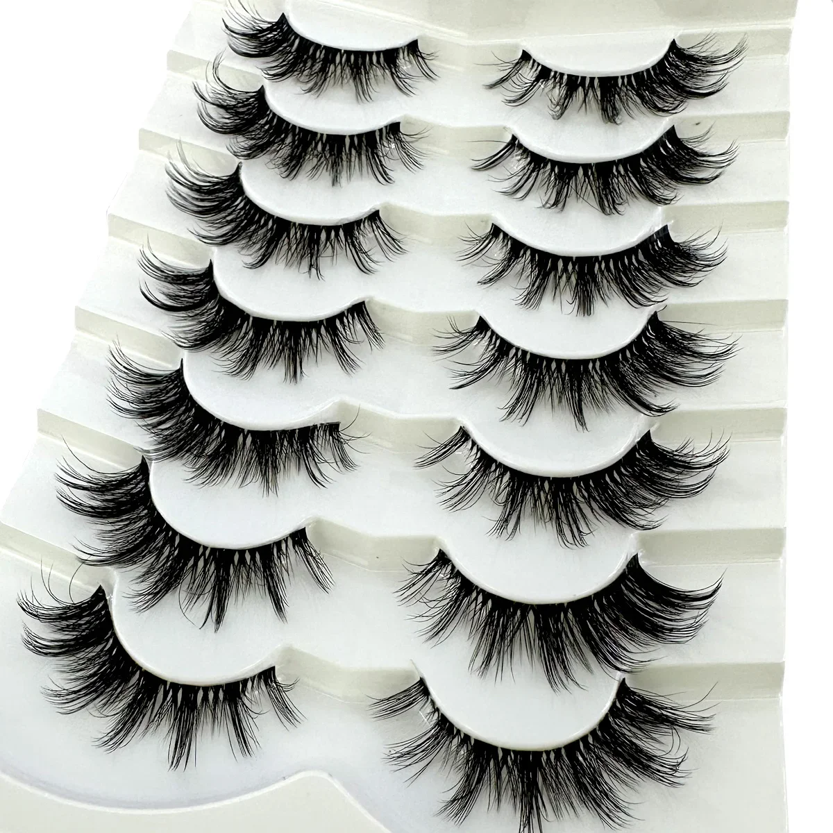 Clear Band Wimpern 15 mm-20 mm Katzenaugenwimpern Natürliches Aussehen Wispy Falsche Wimpern 3D Kurze Flauschige Streifenwimpern Packung 7 Paar