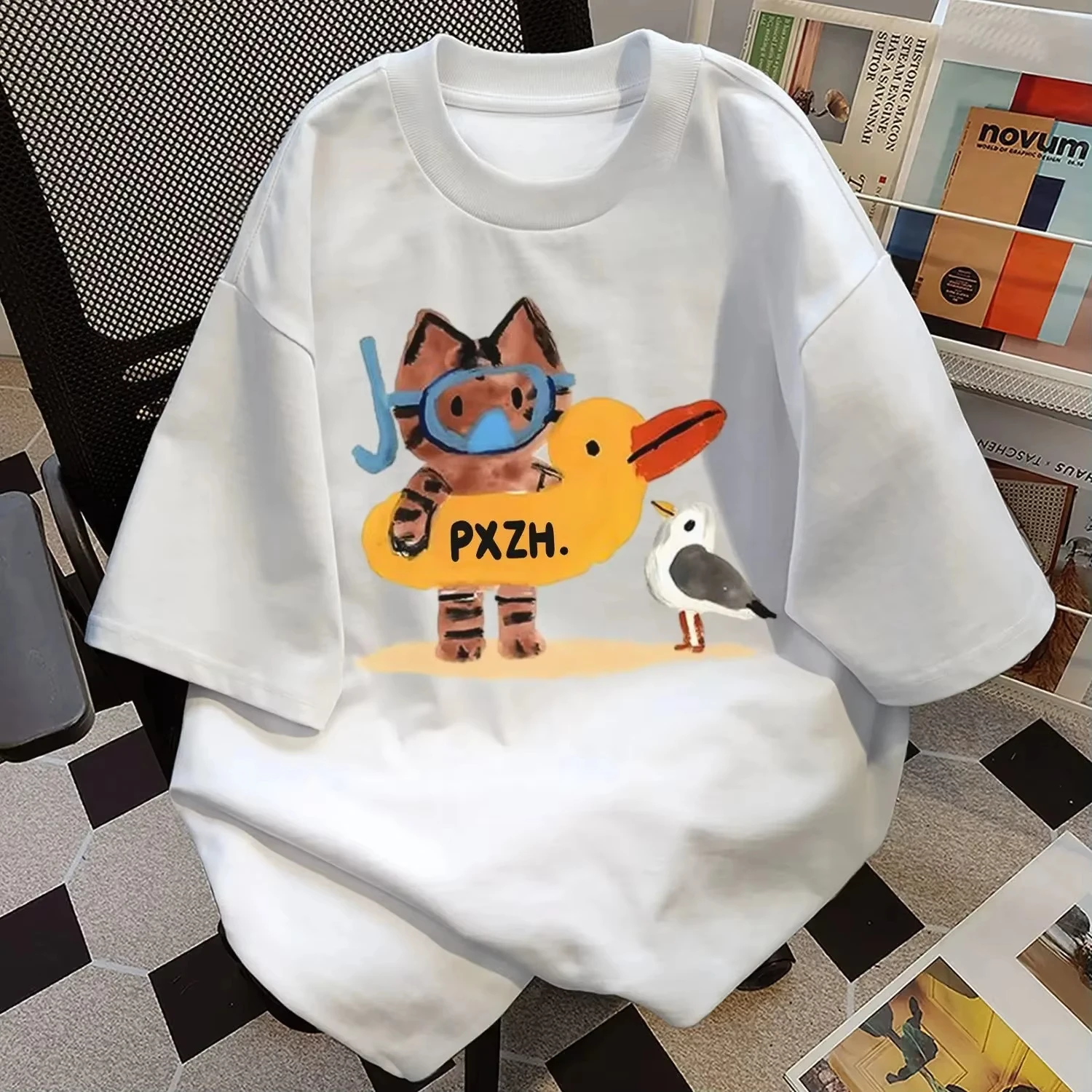 

Летняя модная мягкая дышащая повседневная футболка с принтом котенка для пары, ретро-графический принт, аниме-стиль, уличная одежда унисекс, топ