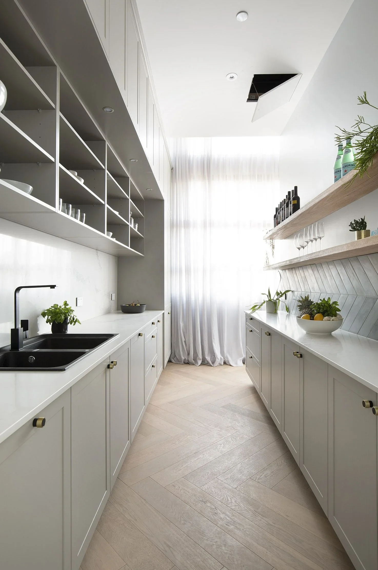 

'Artisan Modern Design Shaker Door Kitchen Cabinets for Storage Pantry Cabinet Cupboard