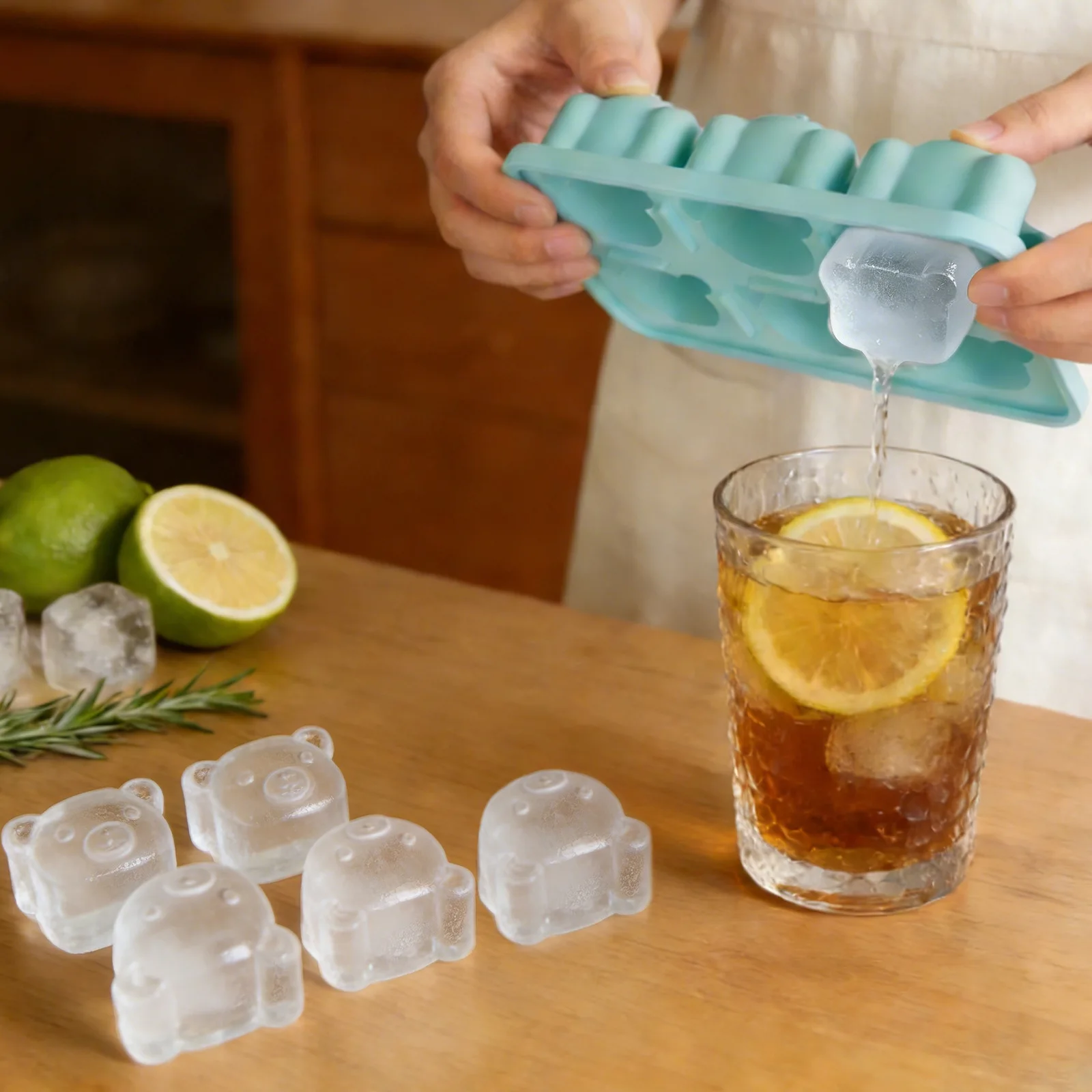 Ice Tray Mold Star Bear Creative Small Ice Cube Artifact Food Grade Silicone Quick-frozen Ice Maker Box
