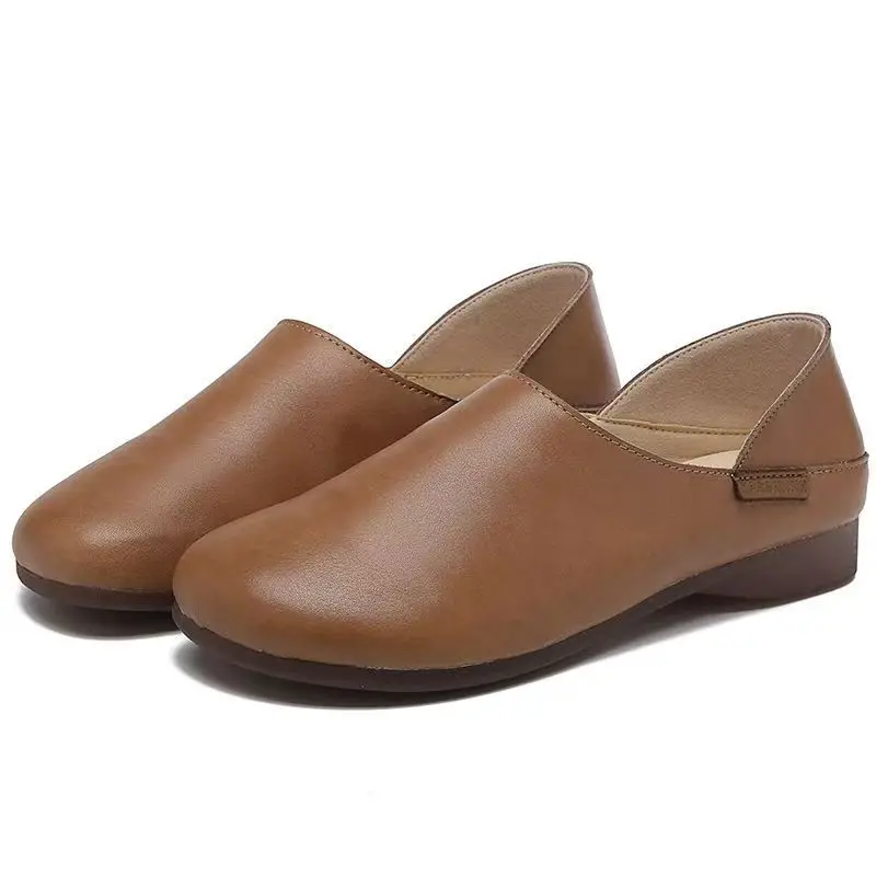 2026 New Women Genuine Leather Big Size Flat Sole Shoes Spring Summer New Soft sole Round Toe Shallow slip On Casual Shoes