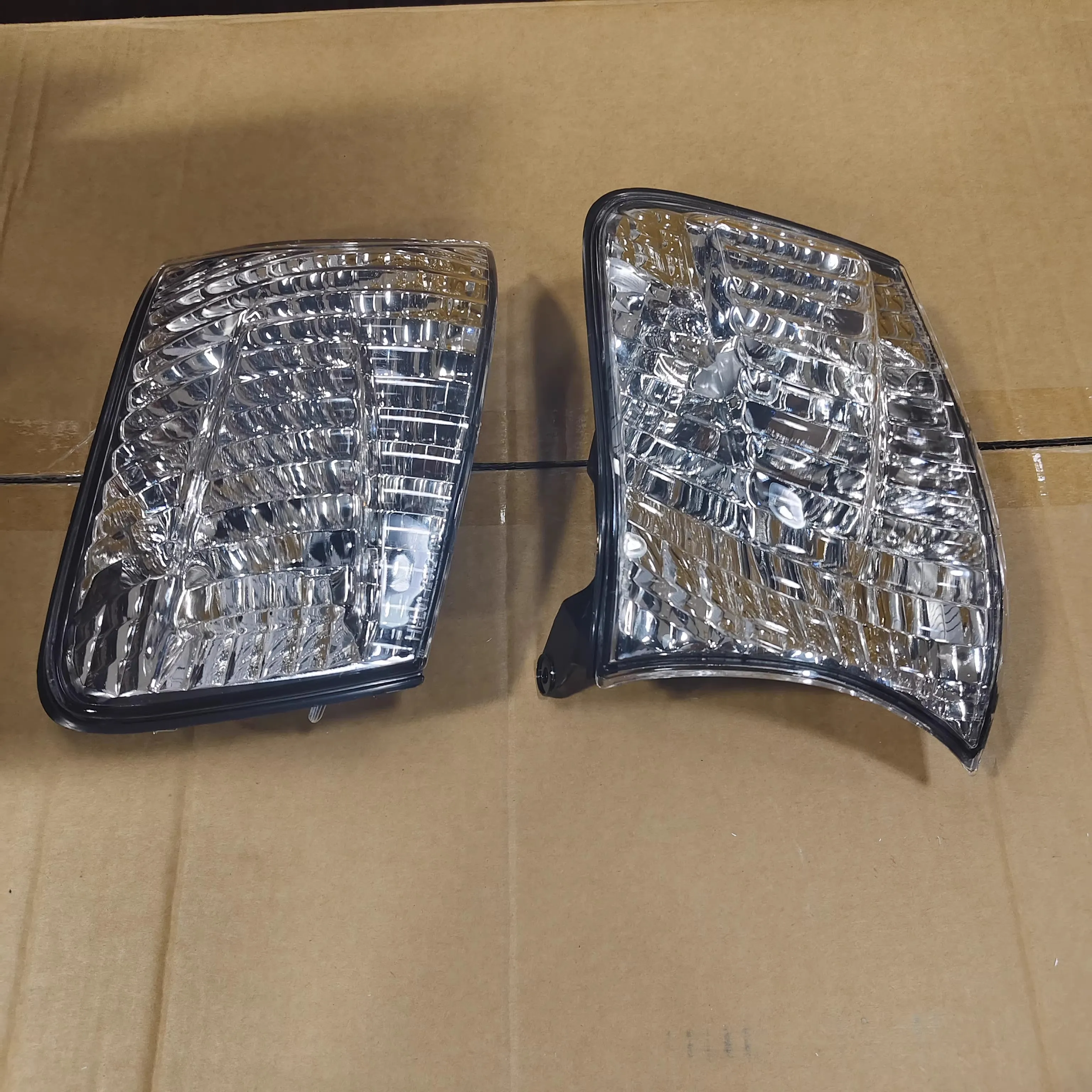 1Pair Car Corner Light Side Driving Lamp for Toyota Chaser JZX100 1997 Auto Accessories
